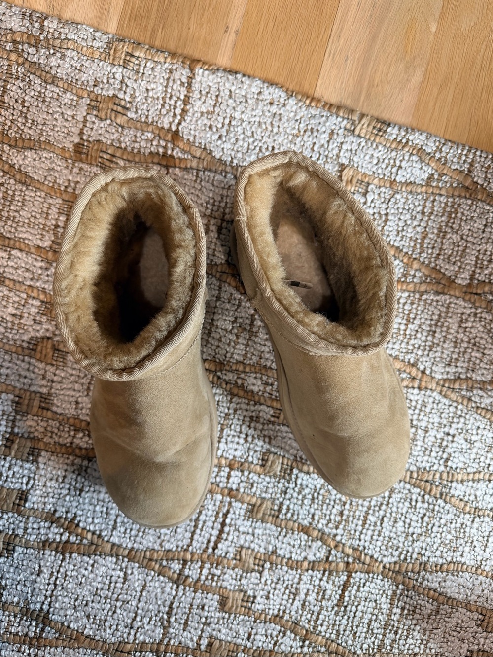 UGG gently used (like new!) Classic Mini Size 10 Suede Boot in Sand - Picture 3 of 6